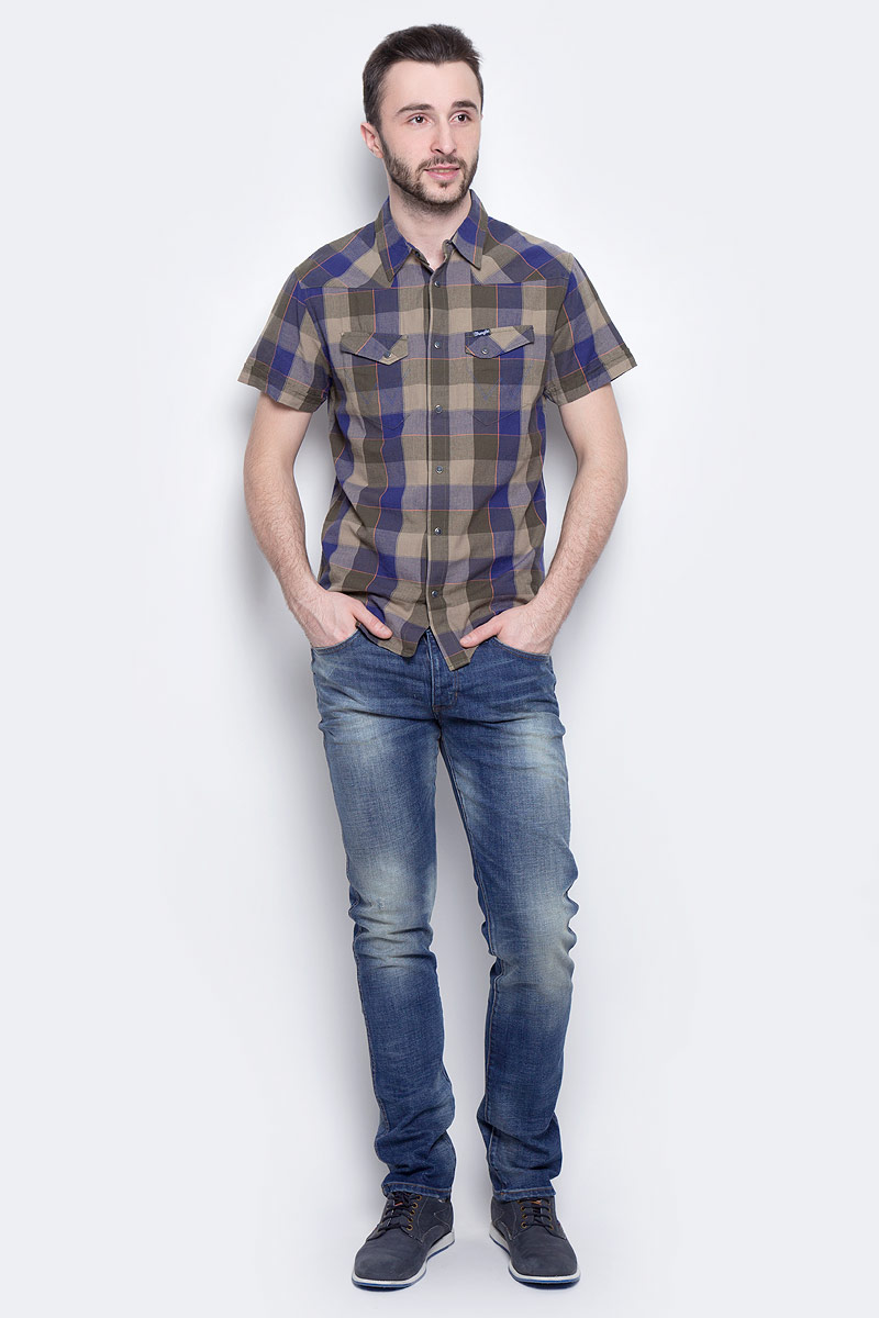 Джинсы мужские Wrangler Spencer, цвет: синий. W16AMW88Q. Размер 30-34 (46-34)W16AMW88Q Джинсы мужские Wrangler Spencer, цвет: синий. W16AMW88Q. Размер 30-34 (46-34)W16AMW88QМужские джинсы Wrangler Spencer выполнены из высококачественного эластичного хлопка. Джинсы-слим стандартной посадки застегиваются на пуговицу в поясе и ширинку на пуговицах, дополнены шлевками для ремня. Джинсы имеют классический пятикарманный крой: спереди модель дополнена двумя втачными карманами и одним маленьким накладным кармашком, а сзади - двумя накладными карманами. Джинсы украшены декоративными потертостями.