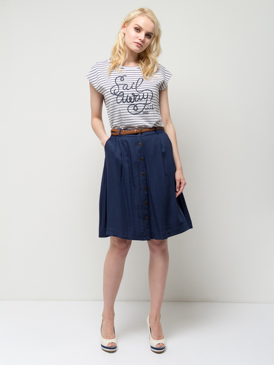 Футболка женская Sela, цвет: молочный. Ts-111/260-7152. Размер S (44)Ts-111/260-7152 Футболка женская Sela, цвет: молочный. Ts-111/260-7152. Размер S (44)Ts-111/260-7152Стильная женская футболка Sela станет отличным дополнением к гардеробу каждой модницы. Модель полуприлегающего силуэта изготовлена из качественного хлопкового материала в полоску и оформлена принтом с надписью. Воротник дополнен мягкой эластичной бейкой.Универсальный цвет позволяет сочетать модель с любой одеждой.