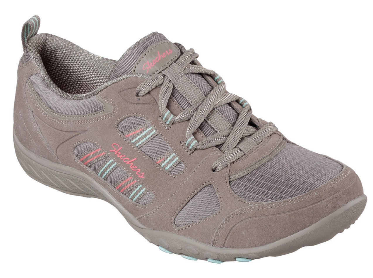 Кроссовки женские Skechers Breathe-Easy, цвет: бежевый. 22544-TPE. Размер 6 (36)22544-TPE Кроссовки женские Skechers Breathe-Easy, цвет: бежевый. 22544-TPE. Размер 6 (36)22544-TPEСтильные легкие женские кроссовки Skechers подходят как для занятий спортом, так и для повседневных прогулок. Верх модели выполнен из дышащего текстиля и натуральной кожи. Классическая шнуровка надежно зафиксирует модель на стопе. Внутренняя отделка исполнена из мягкого текстиля. Гибкая анатомическая подошва имеет рельефный протектор, который обеспечивает надежное сцепление с поверхностью.В таких кроссовках вашим ногам будет комфортно и уютно. Они подчеркнут ваш стиль и индивидуальность!