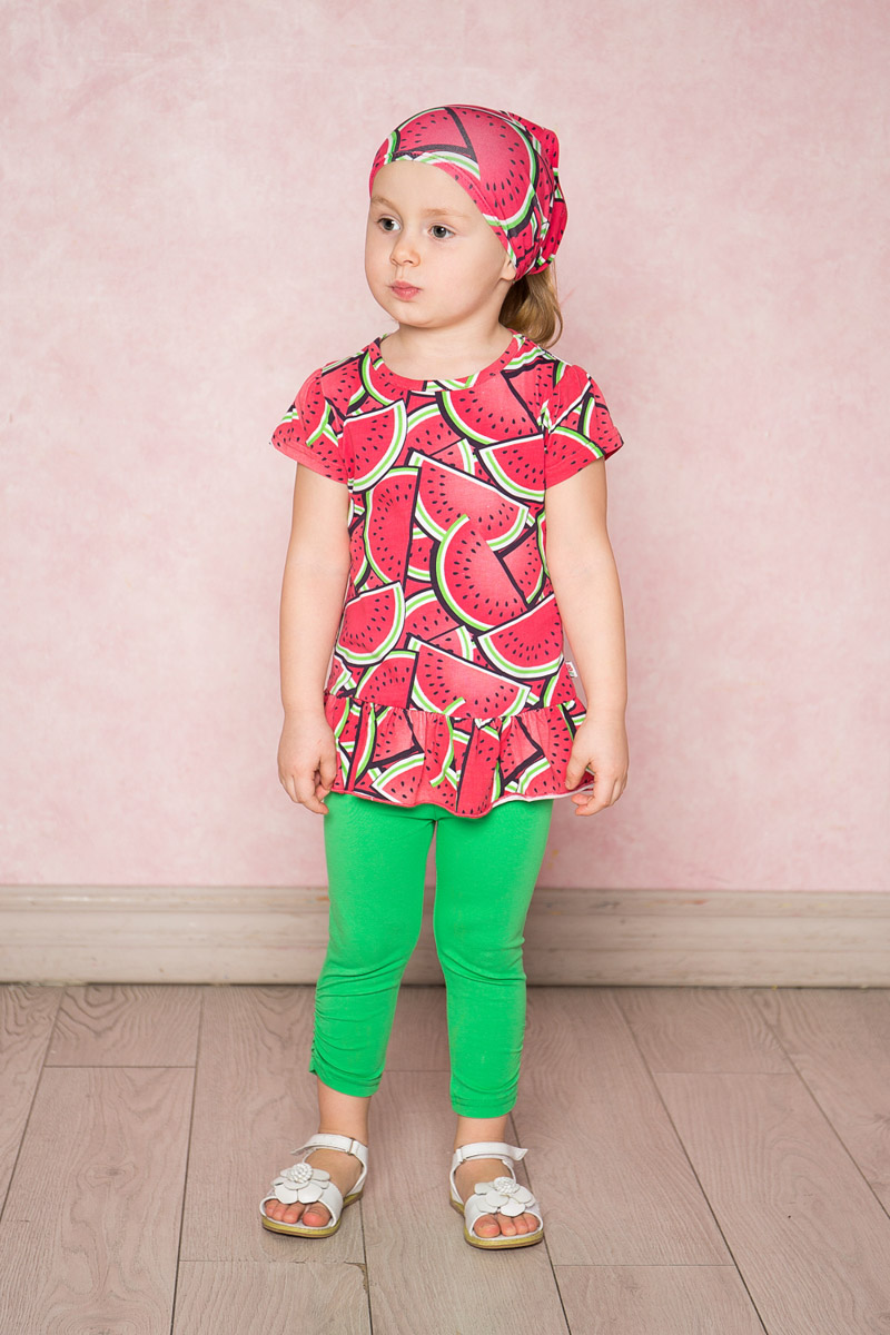 Футболка для девочки Sweet Berry Baby, цвет: малиновый. 712094. Размер 86712094 Футболка для девочки Sweet Berry Baby, цвет: малиновый. 712094. Размер 86712094Яркая футболка для девочки Sweet Berry выполнена из качественного эластичного хлопка с принтом в виде арбузов. Модель с круглым вырезом горловины и короткими рукавами-фонариками дополнена вставкой с воланами по низу. Воротник дополнен мягкой эластичной бейкой.