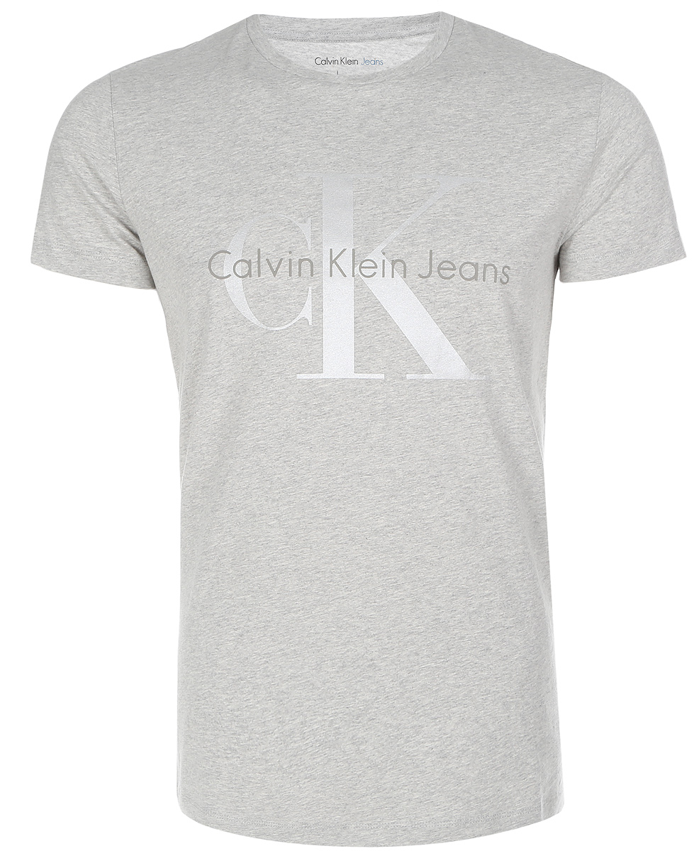 Футболка мужская Calvin Klein Jeans, цвет: серый. J30J304946_0380. Размер XL (54)J30J304946_0380 Футболка мужская Calvin Klein Jeans, цвет: серый. J30J304946_0380. Размер XL (54)J30J304946_0380Мужская футболка Calvin Klein Jeans изготовлена из натурального хлопка. Модель выполнена с круглой горловиной и короткими рукавами. Футболка декорирована крупным принтом с названием бренда.