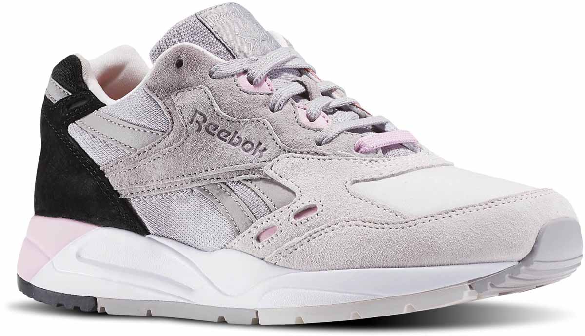 Кроссовки женские Reebok Bolton X Face, цвет: бежевый, серый. BD2723. Размер 8,5 (40)BD2723 Кроссовки женские Reebok Bolton X Face, цвет: бежевый, серый. BD2723. Размер 8,5 (40)BD2723Кроссовки Reebok Bolton X Face - переосмысление классической модели Reebok Bolton, выпущенной в 1992 году. Они созданы в коллаборации с компанией Face Stockholm. Результатом стала яркая цветовая гамма модели. Кроссовки изготовлены из премиальной замши. Верх из текстиля с нубуковыми вставками для стиля и поддержки. Низкий дизайн кроссовок для аутентичного стиля. Промежуточная подошва из ЭВА с технологиями Hy-Lite и Hexalite для амортизации без утяжеления. На съемной стельке из пеноматериала находится мотивирующая надпись.