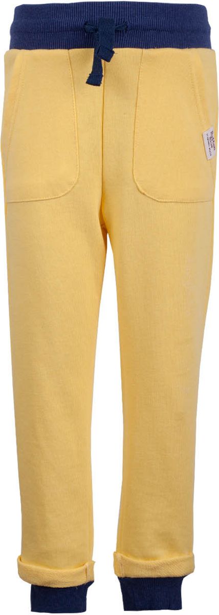 Брюки детские Button Blue Main, цвет: желтый. 117BBUC56012700. Размер 116, 6 лет117BBUC56012700 Брюки детские Button Blue Main, цвет: желтый. 117BBUC56012700. Размер 116, 6 лет117BBUC56012700Трикотажные брюки из футера - основа детского гардероба. Уникальность этой модели в разнообразии применения. И для отдыха, и для активного времяпрепровождения, трикотажные детские брюки - образец удобства и свободы движений. Мягкость, высокая износостойкость, хорошее качество - и дома, и в лагере, и на спортивной площадке эти брюки обеспечат комфорт. Купить недорого детские брюки от Button Blue, значит сделать каждый летний день ребенка радостным и беззаботным!