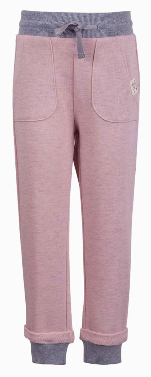 Брюки детские Button Blue Main, цвет: розовый. 117BBUC56011200. Размер 158, 13 лет117BBUC56011200 Брюки детские Button Blue Main, цвет: розовый. 117BBUC56011200. Размер 158, 13 лет117BBUC56011200Трикотажные брюки из футера - основа детского гардероба. Уникальность этой модели в разнообразии применения. И для отдыха, и для активного времяпрепровождения, трикотажные детские брюки - образец удобства и свободы движений. Мягкость, высокая износостойкость, хорошее качество - и дома, и в лагере, и на спортивной площадке эти брюки обеспечат комфорт. Купить недорого детские брюки от Button Blue, значит сделать каждый летний день ребенка радостным и беззаботным!