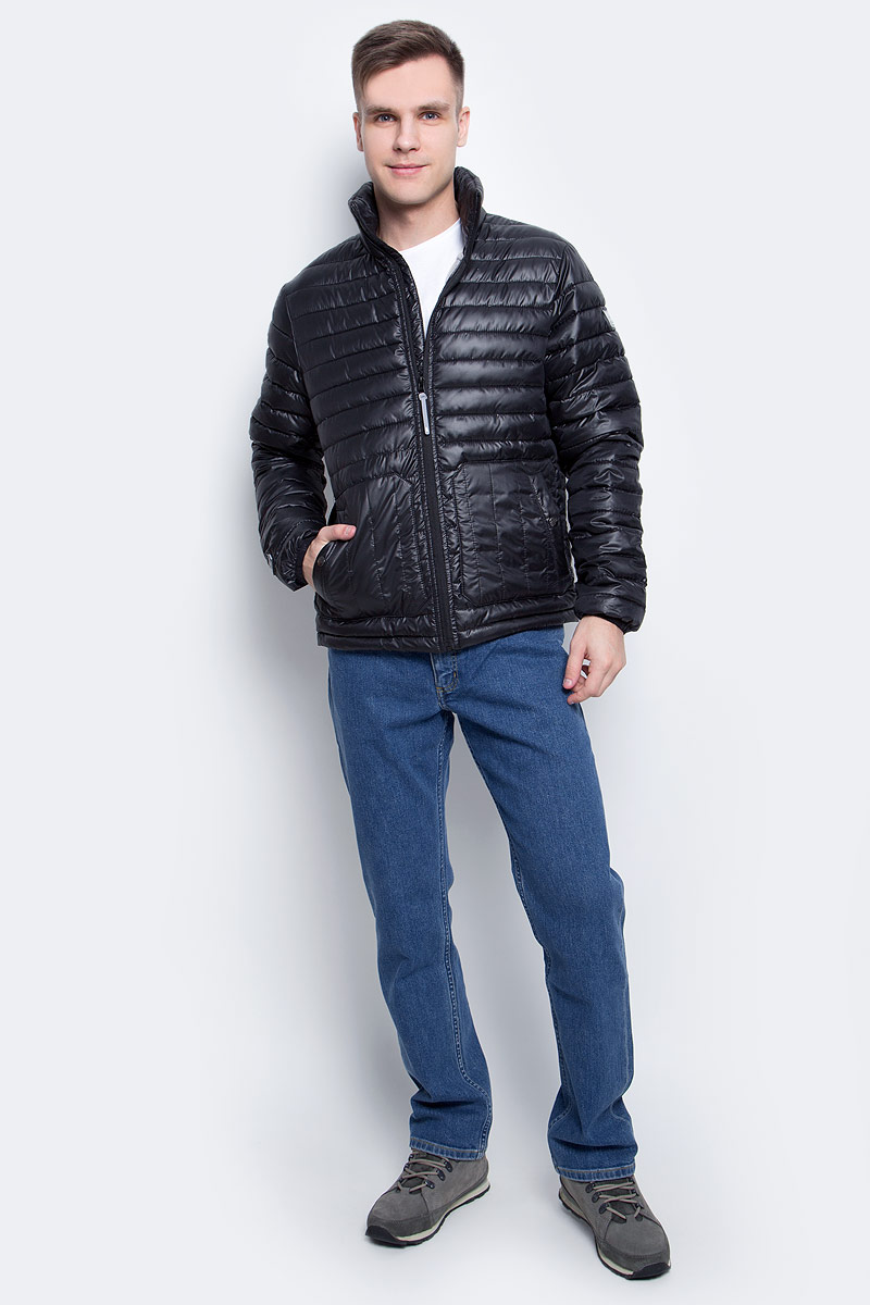 Куртка мужская Icepeak, цвет: черный. 756055877XV_990. Размер M 50756055877XV_990 Куртка мужская Icepeak, цвет: черный. 756055877XV_990. Размер M 50756055877XV_990Мужская куртка с подкладкой Icepeak выполнена из качественного полиэстера. Модель с длинными рукавами застегивается на застежку-молнию. Изделие дополнено двумя накладными карманами на кнопках.