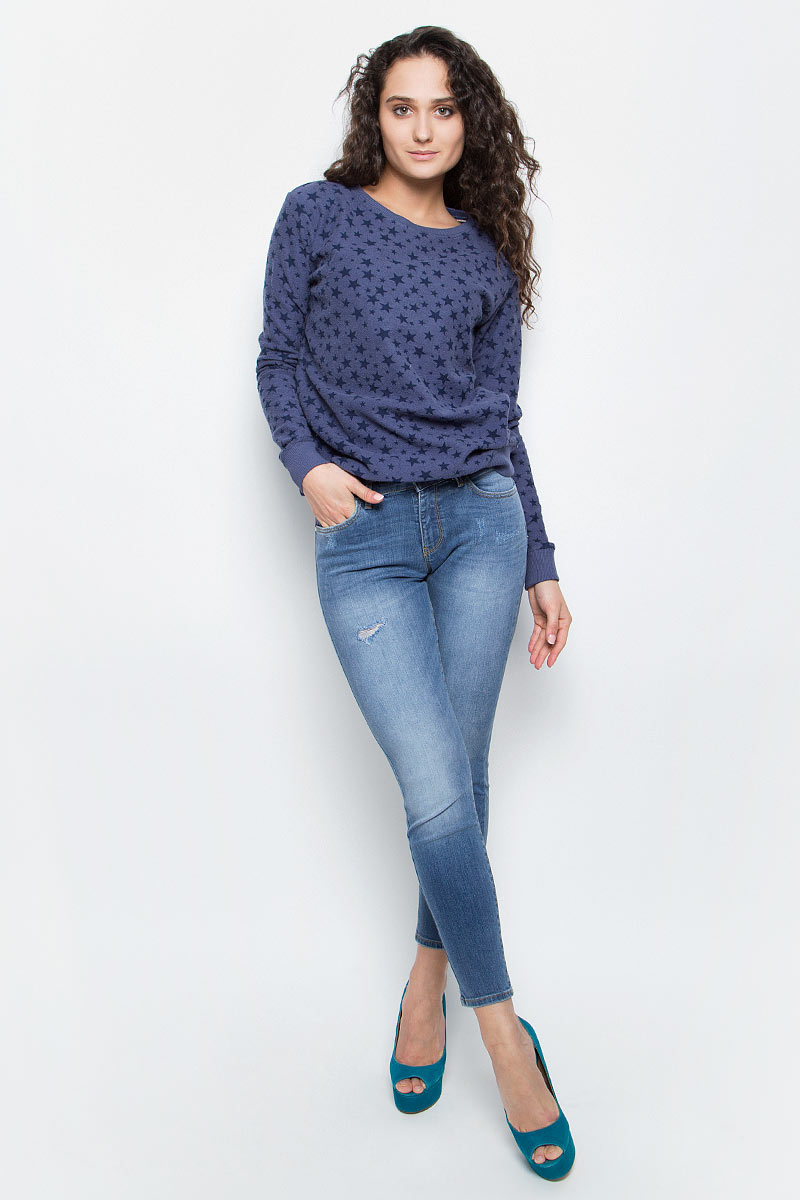 Джинсы женские Wrangler, цвет: голубая джинса. W28MLU86J. Размер 28-32 (44-32)W28MLU86J Джинсы женские Wrangler, цвет: голубая джинса. W28MLU86J. Размер 28-32 (44-32)W28MLU86JСтильные женские джинсы Wrangler станут отличным дополнением к вашему гардеробу. Джинсы модели-скинни выполнены из сочетания качественных материалов. Изделие мягкое и приятное на ощупь, не сковывает движения и позволяет коже дышать. Модель на поясе застегивается на пуговицу и ширинку на застежке-молнии, а также предусмотрены шлевки для ремня. Спереди расположены два втачных кармана и один секретный кармашек, а сзади - два накладных кармана. Изделиеукрашено нашивкой с названием бренда и модными потертостями.