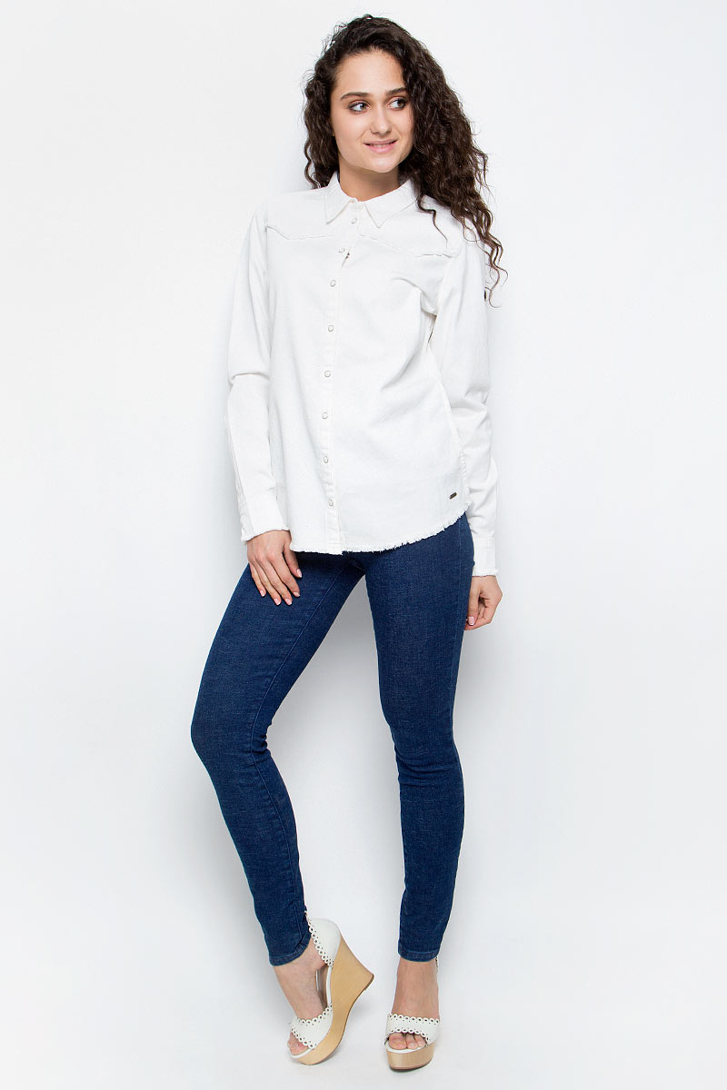 Джинсы женские Wrangler, цвет: темно-синий. W27HKY93C. Размер 28-32 (44-32)W27HKY93C Джинсы женские Wrangler, цвет: темно-синий. W27HKY93C. Размер 28-32 (44-32)W27HKY93CСтильные женские джинсы Wrangler станут отличным дополнением к вашему гардеробу. Джинсы модели-скинни выполнены из сочетания качественных материалов. Изделие мягкое и приятное на ощупь, не сковывает движения и позволяет коже дышать.Джинсы выполнены с высокой талией, что подчеркивает линии бедер. Модель на поясе застегивается на пуговицу и ширинку на застежке-молнии, а также предусмотрены шлевки для ремня. Спереди расположены два втачных кармана и один секретный кармашек, а сзади - два накладных кармана.