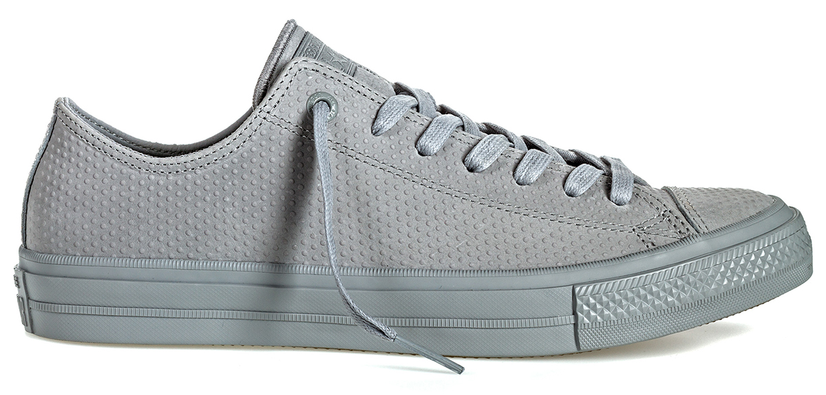 Кеды мужские Converse Chuck Taylor All Star II, цвет: серый. 155766. Размер 8,5 (42)155766 Кеды мужские Converse Chuck Taylor All Star II, цвет: серый. 155766. Размер 8,5 (42)155766Стильные мужские кеды Chuck Taylor All Star II от Converse созданы для тех, кто предпочитает оригинальный дизайн и непревзойденное качество. Кеды выполнены из натуральной кожи с декоративным тиснением. По бокам предусмотрена перфорация. Классическая шнуровка надежно фиксирует обувь на ноге. Стелька и подкладка из мягкого текстиля комфортны при ходьбе. Подошва исполнена из износостойкой резины. Рифление на подошве обеспечивает идеальное сцепление с любыми поверхностями. Эффектные кеды помогут вам создать яркий, динамичный образ.