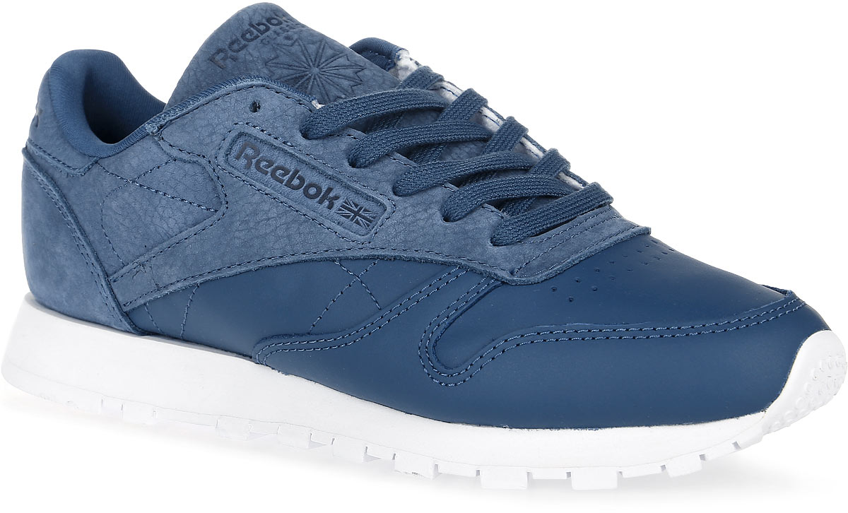 Кроссовки женские Reebok Cl Lthr Sea You Lat Brave, цвет: синий. BD3108. Размер 8,5 (40)BD3108 Кроссовки женские Reebok Cl Lthr Sea You Lat Brave, цвет: синий. BD3108. Размер 8,5 (40)BD3108Дизайн кроссовок Reebok Cl Lthr Sea You Lat Brave вдохновлен водной стихией. В них объединились классический стиль и новые идеи. Расцветка напоминает о бескрайнем море. Мягкий кожаный верх для комфорта и поддержки. Низкий дизайн для лаконичного изысканного силуэта. Легкая промежуточная подошва из ЭВА обеспечивает отличную амортизацию и эффективно поглощает энергию удара. Стойкая к истиранию, прочная резиновая подметка обеспечивает отличное сцепление.