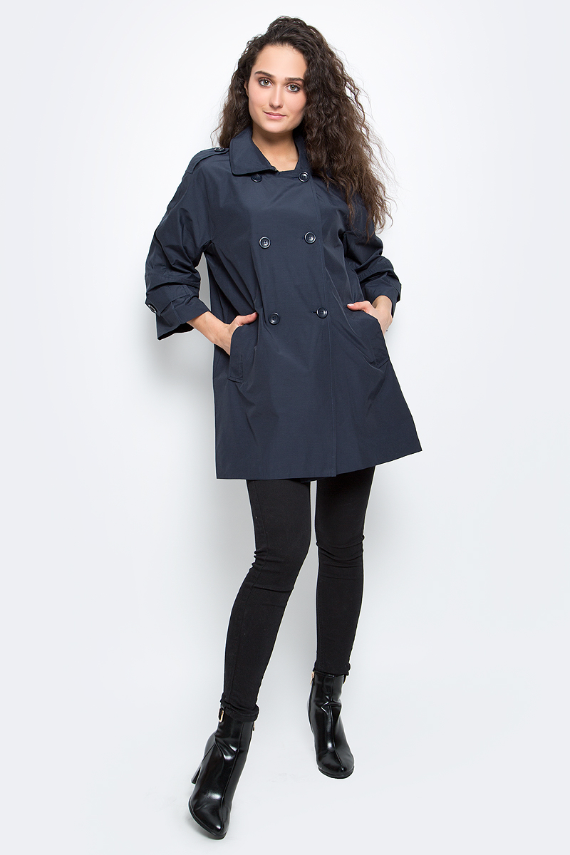 Плащ женский Baon, цвет: темно-синий. B087028_Dark Navy. Размер XL (50)B087028_Dark Navy Плащ женский Baon, цвет: темно-синий. B087028_Dark Navy. Размер XL (50)B087028_Dark NavyЭлегантный женский плащ Baon выполнен из плотного качественного материала с подкладкой. Модель актуального свободного кроя с широкими укороченными рукавами и отложным воротником застегивается на пуговицы. На воротнике предусмотрена дополнительная застежка на металлический крючок. Плечи и рукава изделия декорированы хлястиками на пуговицах. Плащ дополнен двумя боковыми карманами.Стильный укороченный тренч прекрасно дополнит весенний гардероб современной и модной девушки.