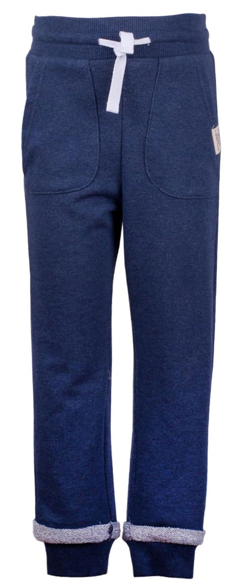Брюки детские Button Blue Main, цвет: синий. 117BBUC56011000. Размер 110, 5 лет117BBUC56011000 Брюки детские Button Blue Main, цвет: синий. 117BBUC56011000. Размер 110, 5 лет117BBUC56011000Трикотажные брюки из футера - основа детского гардероба. Уникальность этой модели в разнообразии применения. И для отдыха, и для активного времяпрепровождения, трикотажные детские брюки - образец удобства и свободы движений. Мягкость, высокая износостойкость, хорошее качество - и дома, и в лагере, и на спортивной площадке эти брюки обеспечат комфорт. Купить недорого детские брюки от Button Blue, значит сделать каждый летний день ребенка радостным и беззаботным!