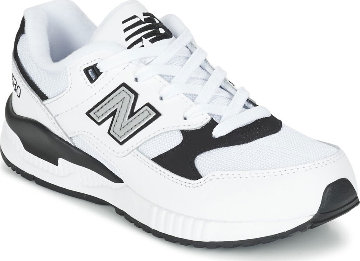 Кроссовки для мальчиков New Balance, цвет: белый, серый. KL530LBP/M. Размер 10,5 (28)KL530LBP/M Кроссовки для мальчиков New Balance, цвет: белый, серый. KL530LBP/M. Размер 10,5 (28)KL530LBP/MМодные кроссовки от New Balance очаруют вашего ребенка с первого взгляда! Модель изготовлена из текстиля и искусственной кожи. Модель дополнена, на язычке фирменной нашивкой. По бокам обувь оформлена декоративными нашивками в виде логотипа бренда. Классическая шнуровка надежно зафиксирует обувь на ноге. Подкладка из текстиля, обеспечит комфорт и уют детским ножкам. Подошва с рифлением гарантирует отличное сцепление с любыми поверхностями. Стильные кроссовки займут достойное место в гардеробе вашего ребенка.