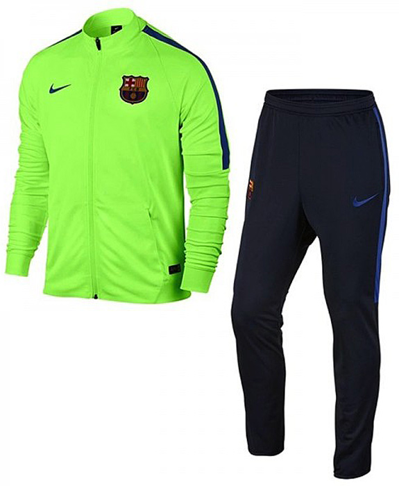 Спортивный костюм мужской Nike FC Barcelona Dry Track Suit, цвет: салатовый, темно-синий. 808949-368. Размер S (44/46)808949-368 Спортивный костюм мужской Nike FC Barcelona Dry Track Suit, цвет: салатовый, темно-синий. 808949-368. Размер S (44/46)808949-368Спортивный костюм от Nike Fc Barcelona выполнен из полиэстера. Технология Dri-FIT в трикотажной ткани отводит влагу от кожи, а манжеты и кромка из рубчатой ткани обеспечивают плотную посадку, не стесняя движений. Костюм состоит из куртки и брюк. Куртка с воротником-стойкой и длинными рукавами застегивается на застежку-молнию. По бокам расположены два кармана. Брюки на поясе имеют широкую эластичную резинку, по бокам - карманы на застежках-молниях. Низ штанин дополнен застежками-молниями. Костюм оформлен символикой ФК «Барселона» и цветами любимого клуба.