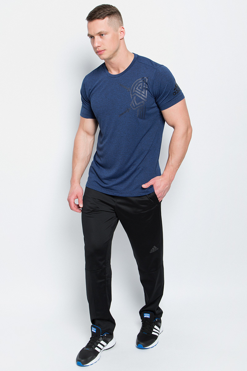 Футболка мужская Adidas Freelift Tric, цвет: синий меланж. BK6085. Размер L (52/54)BK6085 Футболка мужская Adidas Freelift Tric, цвет: синий меланж. BK6085. Размер L (52/54)BK6085Мужская футболка Adidas Freelift Tric изготовлена из качественного полиэстера. Модель с круглой горловиной и короткими рукавами. Футболка спереди и на левом рукаве декорирована оригинальными термопринтами. Спинка слегка удлинена, имеются небольшие боковые разрезы.