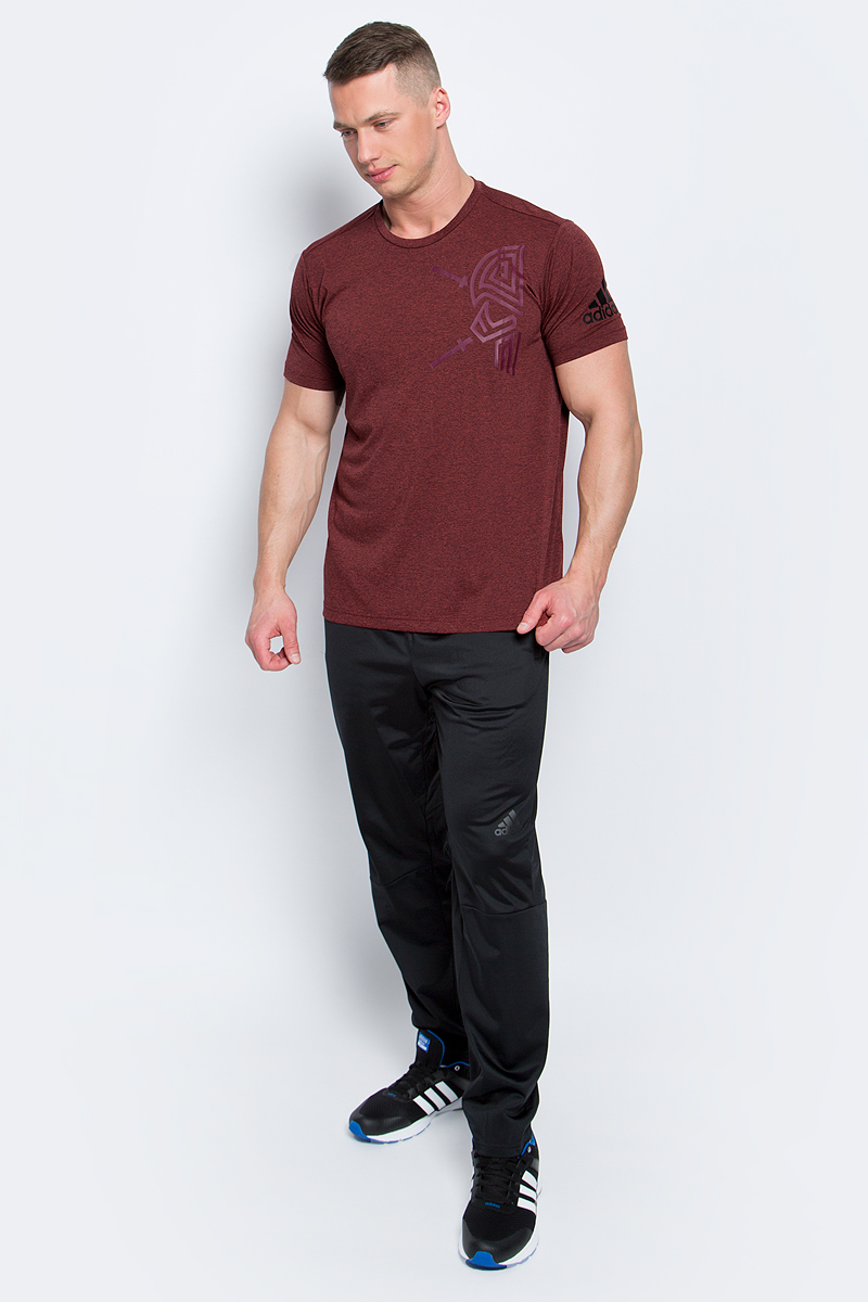 Футболка мужская Adidas Freelift Tric, цвет: бордовый меланж. BK6086. Размер L (52/54)BK6086 Футболка мужская Adidas Freelift Tric, цвет: бордовый меланж. BK6086. Размер L (52/54)BK6086Мужская футболка Adidas Freelift Tric изготовлена из качественного полиэстера. Модель с круглой горловиной и короткими рукавами. Футболка спереди и на левом рукаве декорирована оригинальными термопринтами. Спинка слегка удлинена, имеются небольшие боковые разрезы.