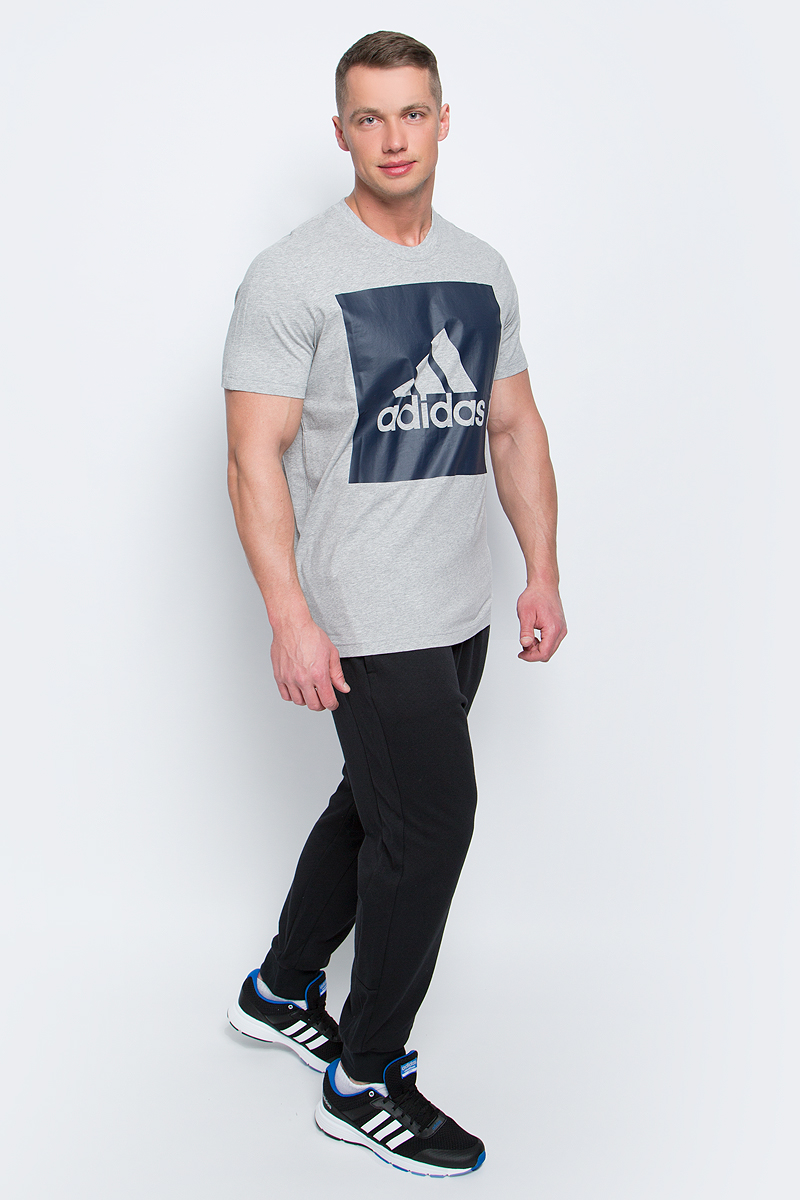 Футболка мужская adidas Ess Biglogo Tee, цвет: серый. S98725. Размер M (48/50)S98725 Футболка мужская adidas Ess Biglogo Tee, цвет: серый. S98725. Размер M (48/50)S98725Мужская футболка adidas Ess Biglogo Tee выполнена из натурального хлопка. Классический крой обеспечивает оптимальную свободу движений. Модель украшена большим принтом с фирменным логотипом adidas на груди. Крой реглан на задней стороне рукавов для большей свободы движений.