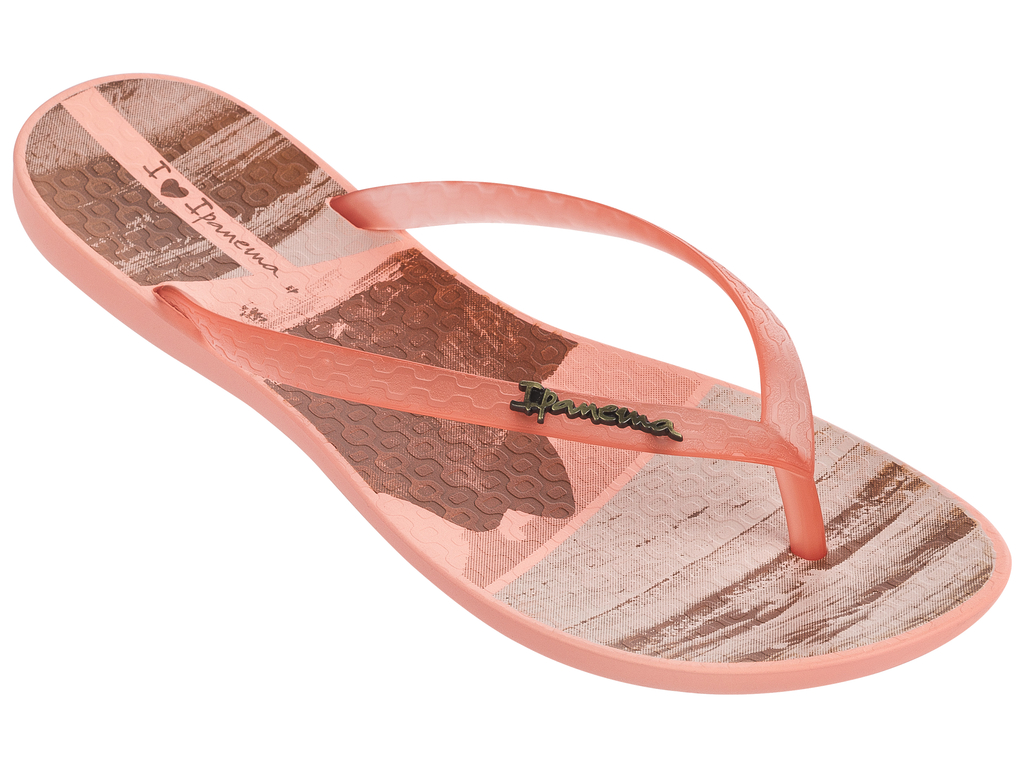 Сланцы женские Ipanema Wave Tropical Fem, цвет: оранжевый. 82119. Размер 39 (38)82119-22309 Сланцы женские Ipanema Wave Tropical Fem, цвет: оранжевый. 82119. Размер 39 (38)82119-22309Стильные и очень легкие сланцы от Ipanema - придутся вам по душе. Верх модели выполнен из поливинилхлорида. Ремешки с перемычкой гарантируют надежную фиксацию изделия на ноге.Стелька украшена названием бренда и стильным рисунком. Рифление на верхней поверхности подошвы предотвращает выскальзывание ноги. Рельефное основание подошвы обеспечивает уверенное сцепление с любой поверхностью. Удобные сланцы прекрасно подойдут для похода в бассейн или на пляж.