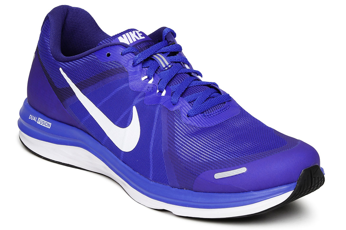 Кроссовки для бега мужские Nike Dual Fusion X 2, цвет: синий. 819316-401. Размер 9 (42)819316-401 Кроссовки для бега мужские Nike Dual Fusion X 2, цвет: синий. 819316-401. Размер 9 (42)819316-401Мужские беговые кроссовки Dual Fusion X 2 от Nike выполнены из текстиля и дополнены бесшовными накладками. Нити Flywire в средней части стопы обеспечивают надежную фиксацию. Подкладка и стелька из текстиля обеспечивают комфорт. Шнуровка надежно зафиксирует модель на ноге. Подошва дополнена рифлением. Эластичные желобки на подошве для дополнительной свободы движений.