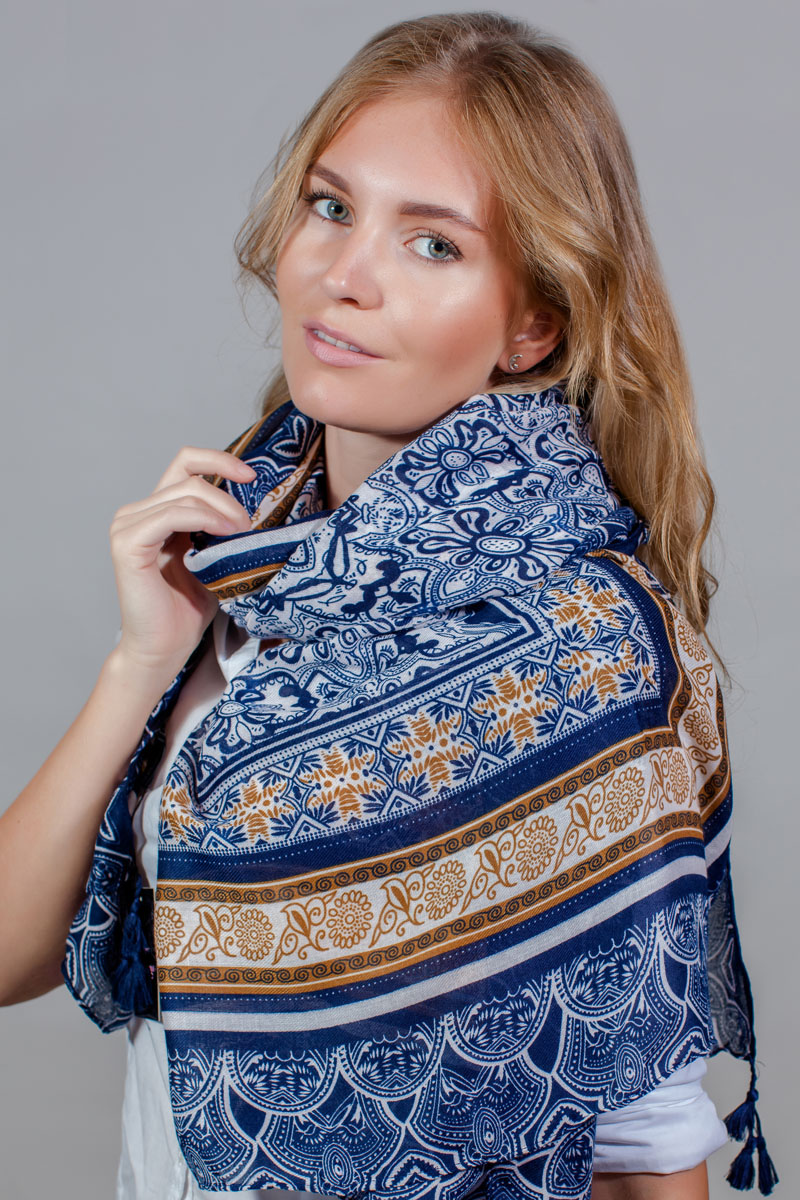Палантин Sophie Ramage, цвет: синий, коричневый. SJ-11777-11. Размер 90 см х 180 смSJ-11777-11 Палантин Sophie Ramage, цвет: синий, коричневый. SJ-11777-11. Размер 90 см х 180 смSJ-11777-11Яркий палантин Sophie Ramage изготовлен из модала и шелка. Модель оформлена оригинальным принтом. Изделия Sophie Ramage приятные на ощупь и подойдут к любому стилю.
