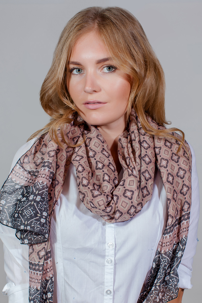 Палантин Laura Milano, цвет: бежевый. SJ-11740-17. Размер 90 см х 180 смSJ-11740-17 Палантин Laura Milano, цвет: бежевый. SJ-11740-17. Размер 90 см х 180 смSJ-11740-17Палантин Laura Milano выполнен из высококачественного материала и оформлен стильным принтом. Изделие приятно на ощупь и подойдет к любому стилю.