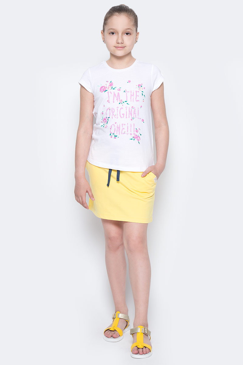 Юбка для девочки Button Blue Main, цвет: желтый. 117BBGC55012700. Размер 134, 9 лет117BBGC55012700 Юбка для девочки Button Blue Main, цвет: желтый. 117BBGC55012700. Размер 134, 9 лет117BBGC55012700Не один детский гардероб не обойдется без летней юбки. А если она еще и красива, и удобна, и продается по доступной цене, эта юбка девочке просто необходима! Если вы хотите купить стильную трикотажную юбку недорого, не сомневаясь в ее качестве, комфорте и высоких потребительских свойствах, эта симпатичная модель в спортивном стиле — отличный вариант!