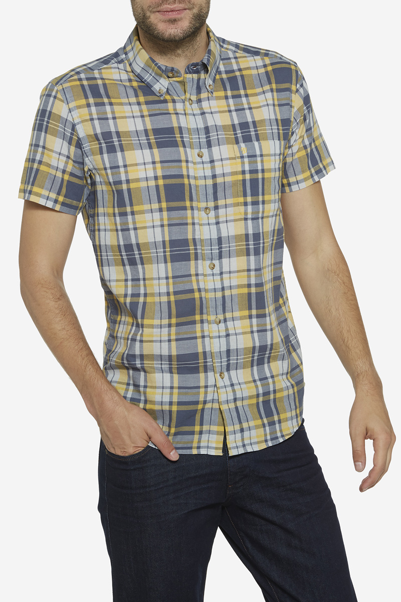 Рубашка мужская Wrangler, цвет: горчичный, серый. W5960MG04. Размер XXL (54)W5960MG04 Рубашка мужская Wrangler, цвет: горчичный, серый. W5960MG04. Размер XXL (54)W5960MG04Мужская рубашка Wrangler изготовлена из натурального хлопка. Модель с короткими рукавами имеет на груди накладной открытый карман. Рубашка застегивается спереди на пуговицы. Оформлена модель стильным принтом в клетку.