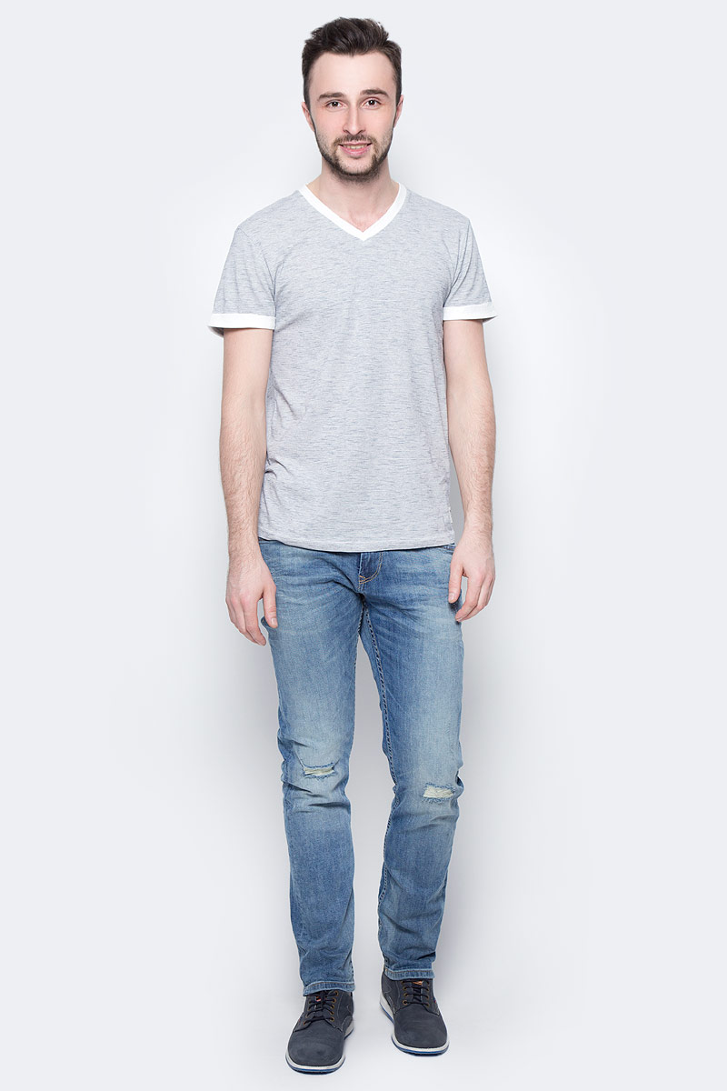 Джинсы мужские Tom Tailor Denim, цвет: светло-синий. 6205725.00.12_1073. Размер 31-34 (46/48-34)6205725.00.12_1073 Джинсы мужские Tom Tailor Denim, цвет: светло-синий. 6205725.00.12_1073. Размер 31-34 (46/48-34)6205725.00.12_1073Стильные мужские джинсы Tom Tailor Denim - джинсы высочайшего качества, которые прекрасно сидят. Модель-слим средней посадки изготовлена из высококачественного эластичного хлопка, не сковывает движения и дарит комфорт.Джинсы на талии застегиваются на металлическую пуговицу и ширинку на молнии, а также имеют в поясе шлевки для ремня. Спереди модель дополнена двумя втачными карманами и одним накладным маленьким кармашком, а сзади - двумя большими накладными карманами. Изделие оформлено эффектом потертости и перманентными складками. Эти модные и в тоже время удобные джинсы помогут вам создать оригинальный современный образ.