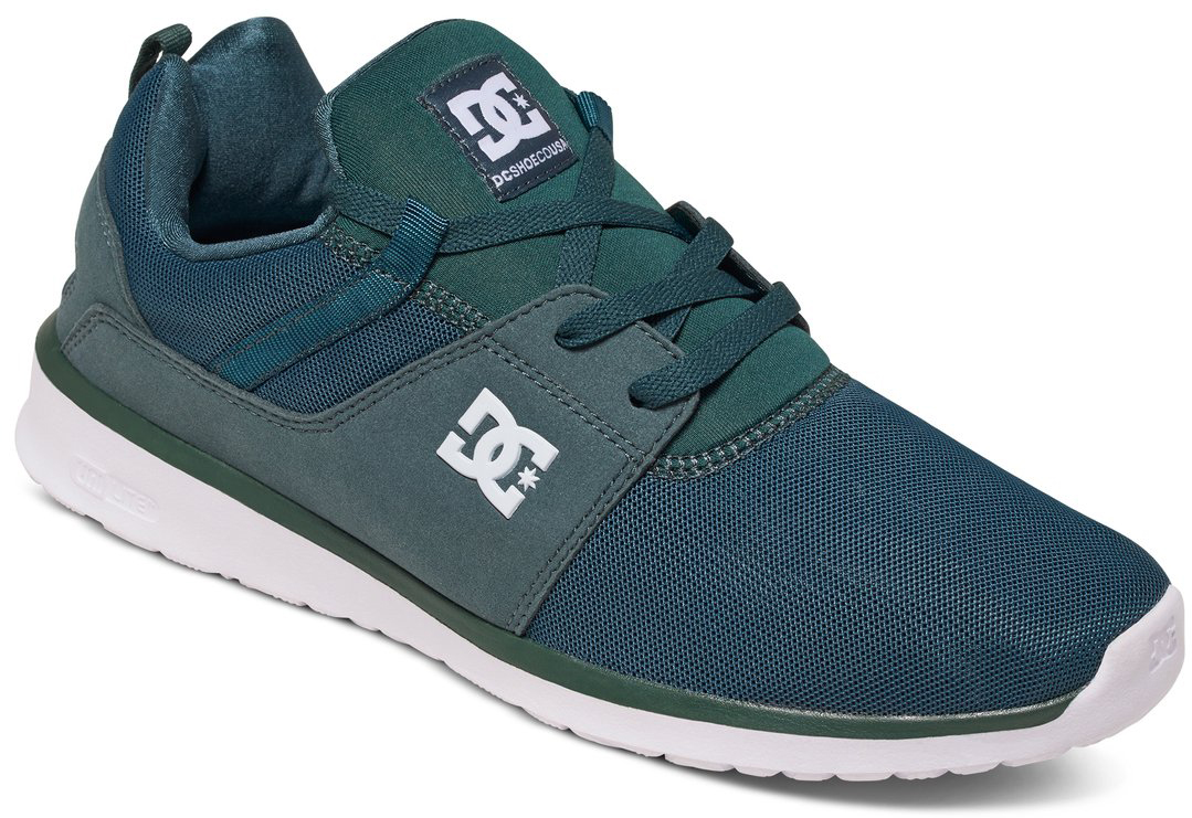 Кроссовки мужские DC Shoes Heathrow, цвет: темно-зеленый. ADYS700071-DGR. Размер 11D (44,5)ADYS700071-DGR Кроссовки мужские DC Shoes Heathrow, цвет: темно-зеленый. ADYS700071-DGR. Размер 11D (44,5)ADYS700071-DGRКроссовки от DC Shoes выполнены из текстиля. Язычок оформлен фирменной нашивкой. На ноге модель фиксируется с помощью шнурков. Внутренняя поверхность выполнена из текстиля. Подошва изготовлена из высококачественной резины и дополнена протектором, который гарантирует отличное сцепление с любой поверхностью.
