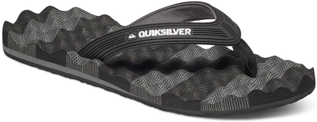 Сланцы мужские Quiksilver Massage, цвет: черный. AQYL100045-XKSK. Размер 13 (46)AQYL100045-XKSK Сланцы мужские Quiksilver Massage, цвет: черный. AQYL100045-XKSK. Размер 13 (46)AQYL100045-XKSKМодные мужские сланцы Massage от Quiksilver покорят вас своим удобством. Верх на мягкой подкладке из синтетической джерси, которая не портится от взаимодействия с водой. Тонкий плетеный нейлоновый стреп между пальцев с фактурой «елочкой» позволит надежно закрепить модель на стопе. Мягкая фактурная стелька позволяет не скользить ноге при движении.Упругая каучуковая подошва с логотипом Quiksilver обеспечивает уверенное сцепление с любой поверхностью.Стильные сланцы прекрасно подойдут для похода в бассейн или на пляж.