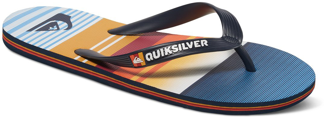 Сланцы мужские Quiksilver Molokai Everyday, цвет: синий, оранжевый. AQYL100234-XBBN. Размер 13 (46)AQYL100234-XBBN Сланцы мужские Quiksilver Molokai Everyday, цвет: синий, оранжевый. AQYL100234-XBBN. Размер 13 (46)AQYL100234-XBBNМодные мужские сланцы Molokai Everyday от Quiksilver покорят вас своим удобством. Верх модели выполнен из мягкого пластика. Эргономичная перемычка между пальцами позволит надежно закрепить модель на стопе. Мягкая фактурная стелька с принтами позволяет не скользить ноге при движении.Упругая губчатая каучуковая подошва с логотипом Quiksilver обеспечивает уверенное сцепление с любой поверхностью. Текстовый и графический логотип Quiksilver на стрепе придает сланцам особый вид.Стильные сланцы прекрасно подойдут для похода в бассейн или на пляж.
