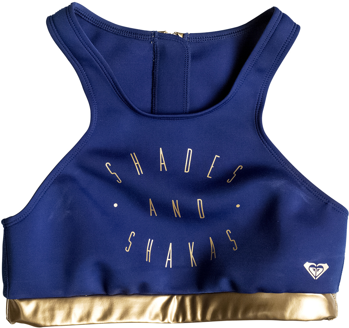 Лиф купальный женский Roxy Halter Pop Surf Light Neo, цвет: синий. ERJX303348-BTA0. Размер 44 (M)ERJX303348-BTA0 Лиф купальный женский Roxy Halter Pop Surf Light Neo, цвет: синий. ERJX303348-BTA0. Размер 44 (M)ERJX303348-BTA0Купальный лиф Roxy Halter Pop Surf Light Neo выполнен из эластичного полиэстера. Модель-бра застегивается на спине на молнию. Изделие оформлено принтовой надписью спереди и декоративным вырезом на спинке. Модель дополнена съемными чашечками. Этот лиф сделает честь летнему гардеробу каждой поклонницы серфинга и активного пляжного отдыха.