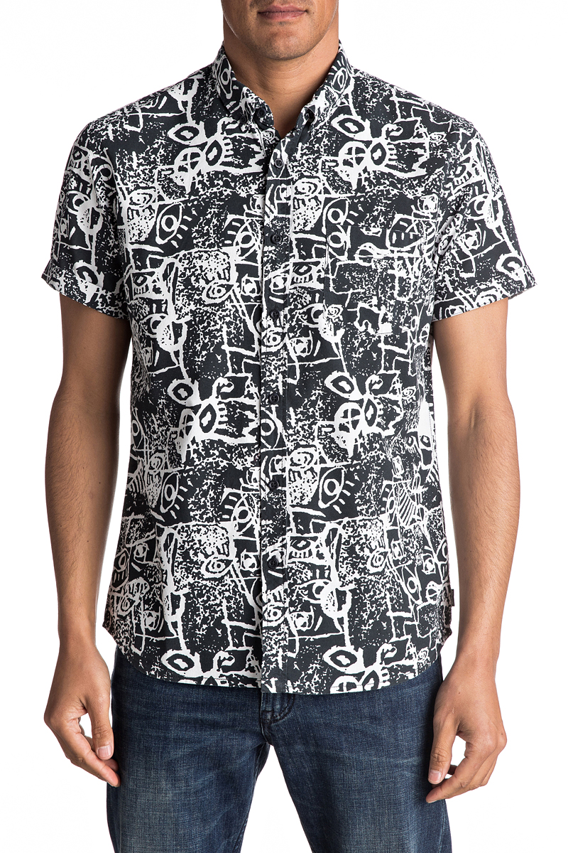 Рубашка мужская Quiksilver, цвет: черный, белый. EQYWT03490-KVJ6. Размер L (52)EQYWT03490-KVJ6 Рубашка мужская Quiksilver, цвет: черный, белый. EQYWT03490-KVJ6. Размер L (52)EQYWT03490-KVJ6Мужская рубашка Quiksilver с коротким рукавом, выполнена из натурального хлопка. Изделие прямого кроя с закругленным низом, имеется нагрудный накладной карман. Модель оформлена оригинальным принтом.