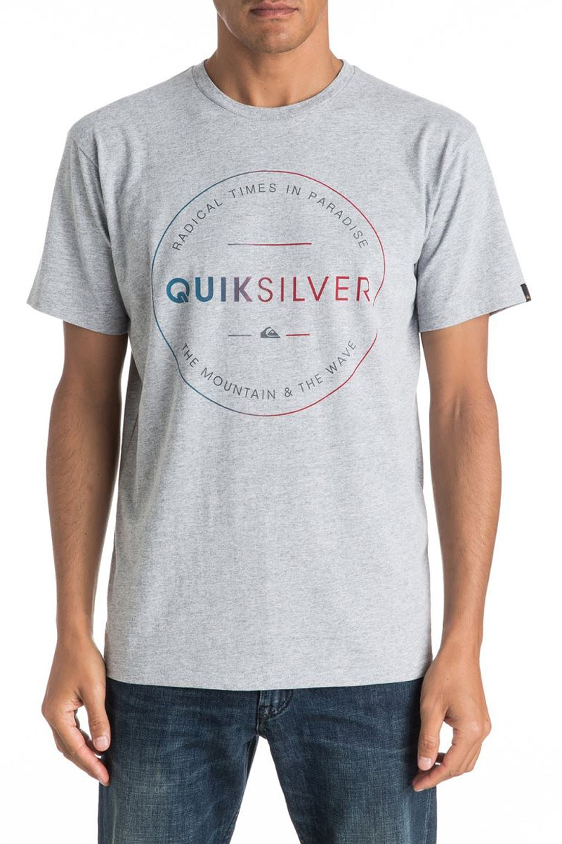 Футболка мужская Quiksilver, цвет: светло-серый. EQYZT04288-SGRH. Размер XXL (56)EQYZT04288-SGRH Футболка мужская Quiksilver, цвет: светло-серый. EQYZT04288-SGRH. Размер XXL (56)EQYZT04288-SGRHМужская футболка Quiksilver изготовлена из хлопка и полиэстера. Модель прямого кроя выполнена с круглой горловиной и короткими рукавами. На груди изделие дополнено крупным принтом.
