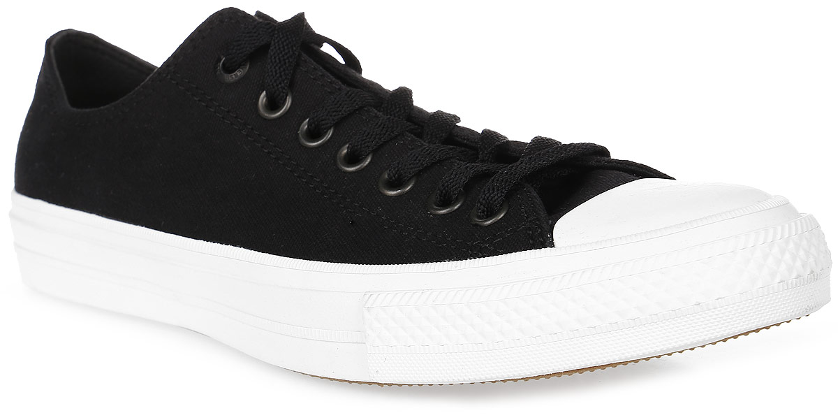 Кеды Converse Chuck Taylor All Star II OX, цвет: черный. 150149. Размер 8,5 (42)150149 Кеды Converse Chuck Taylor All Star II OX, цвет: черный. 150149. Размер 8,5 (42)150149Модные кеды Chuck Taylor All Star II OX от Converse займут достойное место среди вашей коллекции спортивной обуви.Модель выполнена из прочного текстиля и оформлена на язычке фирменной текстильной нашивкой, на подошве сзади - прорезиненной накладкой, на одной из боковых сторон - люверсами. Мыс изделия дополнен классической для кед прорезиненной вставкой. Шнуровка обеспечивает надежную фиксацию обуви на ноге. Инновационная стелька Lunarlon меняет свою форму в зависимости от давления, наклона и индивидуальных особенностей ступни, а также подстраивается под каждое движение. Она не только смягчает контакт с поверхностью, но и при каждом шаге гарантированно возвращает часть затраченной энергии. Гибкая резиновая подошва с рифлением гарантирует идеальное сцепление с любыми поверхностями. В таких кедах вашим ногам будет комфортно и уютно.