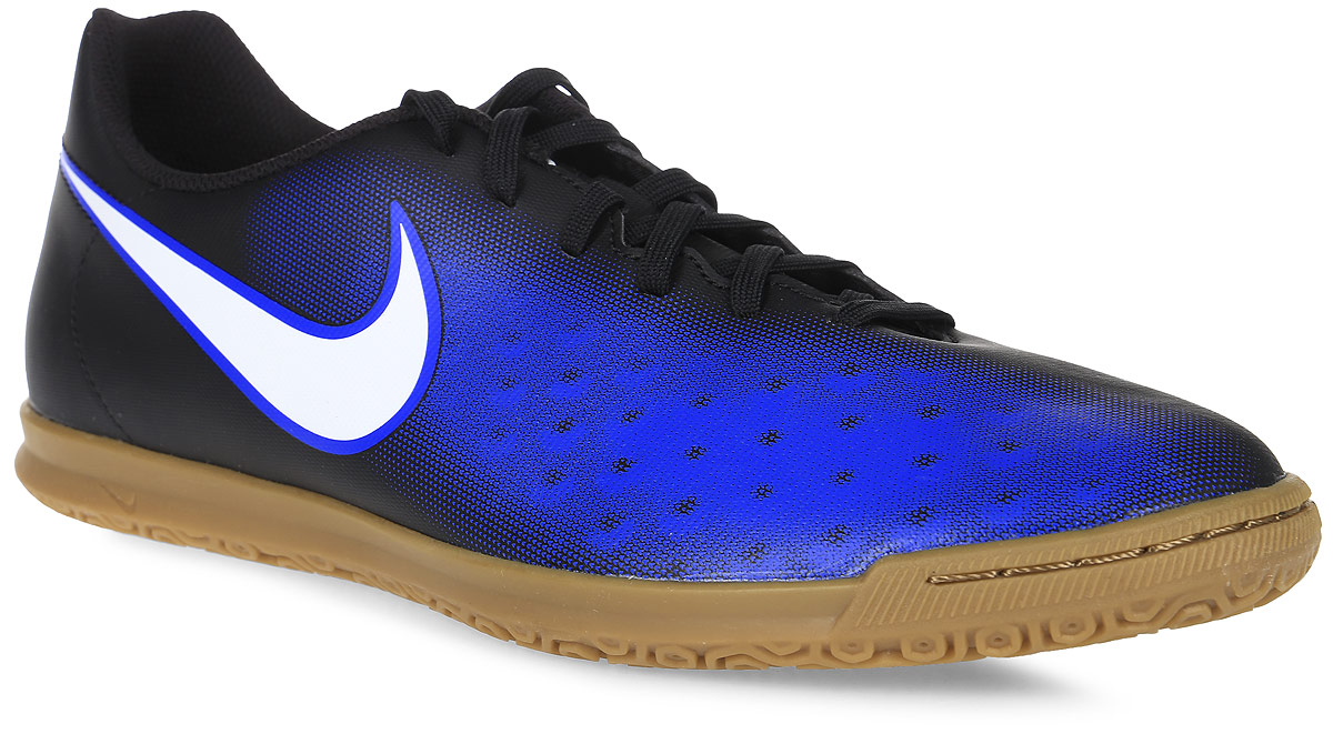Кроссовки для футзала мужские Nike Magistax Ola Ii Ic, цвет: черный, синий. 844409-016. Размер 8 (40,5)844409-016 Кроссовки для футзала мужские Nike Magistax Ola Ii Ic, цвет: черный, синий. 844409-016. Размер 8 (40,5)844409-016Мужские кроссовки для футзала Magistax Ola Ii Ic от Nike выполнены из искусственной кожи. Улучшенный силуэт обеспечивает более плотную посадку без утяжеления. Подкладка и стелька из текстиля комфортны при движении. Асимметричная шнуровка увеличивает площадь контроля над мячом. Внутренний задник фиксирует стопу, обеспечивая амортизацию и надежную посадку. Резиновый материал подошвы разработан специально для уверенного сцепления с покрытием зала.