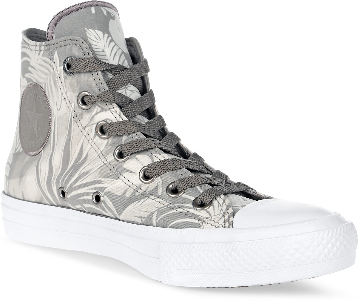 Кеды женские Converse Chuck Taylor All Star II, цвет: серый. 555983. Размер 9 (40)555983 Кеды женские Converse Chuck Taylor All Star II, цвет: серый. 555983. Размер 9 (40)555983Высокие женские кеды Chuck Taylor All Star II от Converse созданы для тех, кто предпочитает оригинальный дизайн и непревзойденное качество. Кеды выполнены из плотного текстиля с принтовым рисунком и оформлены нашивкой с фирменным логотипом бренда. Сбоку предусмотрены отверстия с люверсами для вентиляции. Мыс защищен резиновой накладкой. Классическая шнуровка надежно фиксирует обувь на ноге. Стелька и подкладка из мягкого текстиля комфортны при ходьбе. Подошва исполнена из износостойкой резины. Рифление на подошве обеспечивает идеальное сцепление с любыми поверхностями. Эффектные кеды помогут вам создать яркий, динамичный образ.