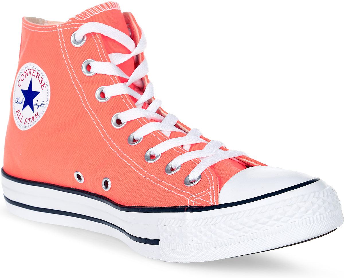 Кеды женские Converse Chuck Taylor All Star, цвет: оранжевый. 155739. Размер 7 (40)155739 Кеды женские Converse Chuck Taylor All Star, цвет: оранжевый. 155739. Размер 7 (40)155739Высокие женские кеды Chuck Taylor All Star от Converse созданы для тех, кто предпочитает оригинальный дизайн и непревзойденное качество. Кеды выполнены из плотного текстиля и оформлены контрастной прострочкой и фирменным логотипом со звездой. Мыс защищен резиновой накладкой. Сбоку предусмотрены отверстия с люверсами для вентиляции. Классическая шнуровка надежно фиксирует обувь на ноге. Стелька и подкладка из мягкого текстиля комфортны при ходьбе. Подошва исполнена из износостойкой резины контрастного цвета. Рифление на подошве обеспечивает идеальное сцепление с любыми поверхностями. Эффектные кеды помогут вам создать яркий, динамичный образ.