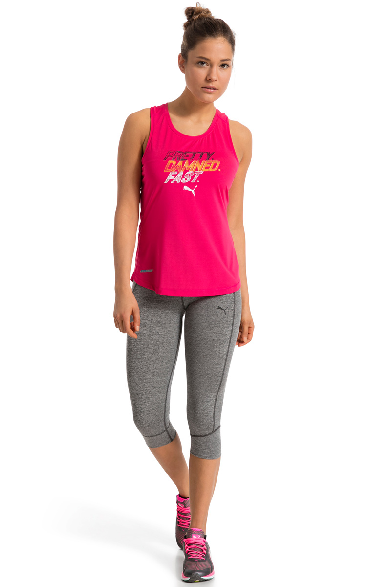Майка женская Puma Pwrcool Slogan Tank W, цвет: малиновый. 51509202. Размер XS (40/42)51509202 Майка женская Puma Pwrcool Slogan Tank W, цвет: малиновый. 51509202. Размер XS (40/42)51509202Спортивная майка без рукавов изготовлена с использованием высокофункциональной технологии dryCELL, которая отводит влагу, поддерживает тело сухим и гарантирует комфорт во время активных тренировок и занятий спортом. На изнанку сплошным рисунком нанесен инновационный материал PWRCOOL Instant Cooling, охлаждающие свойства которого активируются при попадании на него пота, и который таким образом снижает температуру вашего тела во время интенсивных физических нагрузок. Плоские швы не натирают кожу и обеспечивают непревзойденный комфорт. Изделие декорировано спереди и сзади логотипом и другими элементами из светоотражающего материала, благодаря чему вас хорошо видно с любого ракурса в темное время суток.