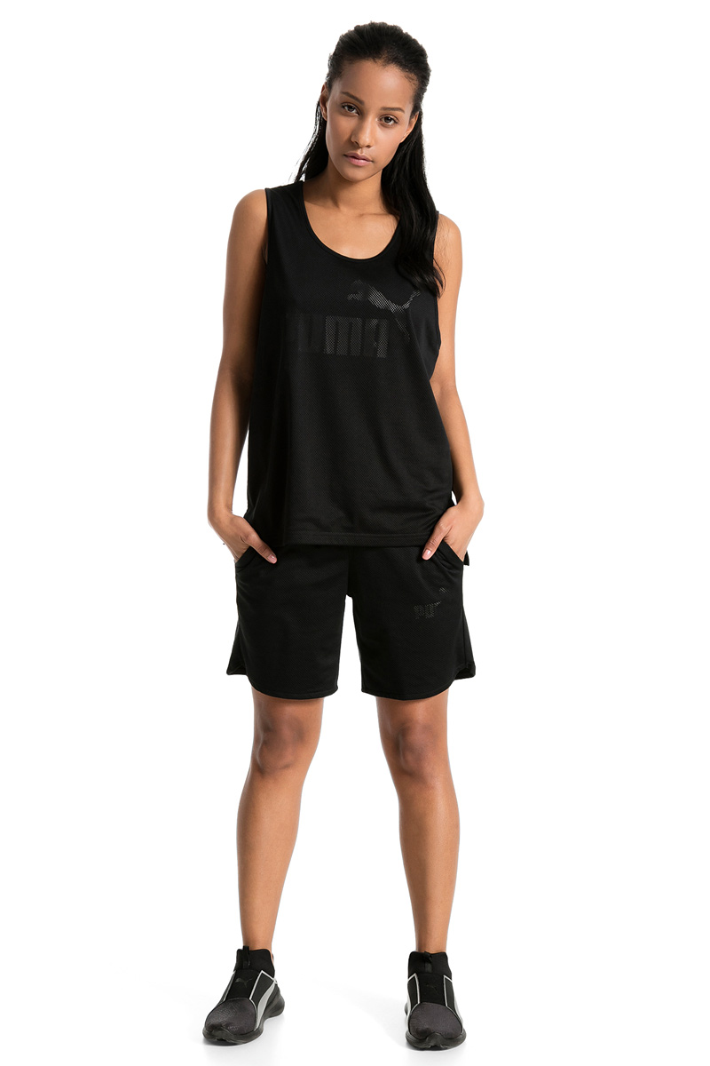 Майка женская Puma Pwr Swagger Tank W, цвет: черный. 59078401. Размер M (44/46)59078401 Майка женская Puma Pwr Swagger Tank W, цвет: черный. 59078401. Размер M (44/46)59078401Майка женская Puma Pwr Swagger Tank W без рукавов декорирована набивным рисунком c прорезиненными деталями и изготовлена с использованием высокофункциональной технологии dryCELL, которая отводит влагу, поддерживает тело сухим и гарантирует комфорт. Ворот и пройма отделаны основным материалом изделия. Спереди имеются аппликации, а сзади вставки из сетчатого материала. Удлиненный сзади, закругленный подол надежно закрывает поясницу и создает привлекательный силуэт. Изделие имеет стандартную посадку.