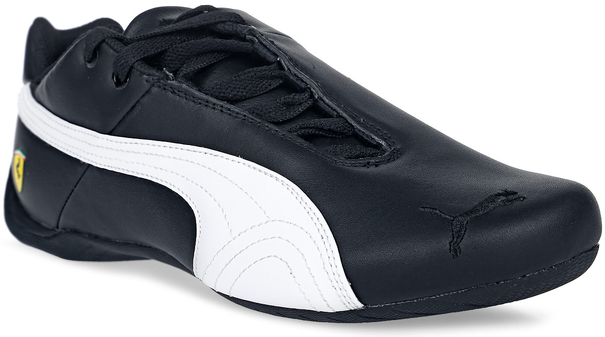 Кроссовки мужские Puma Sf Future Cat Og, цвет: черный. 30592302. Размер 7,5 (40)30592302 Кроссовки мужские Puma Sf Future Cat Og, цвет: черный. 30592302. Размер 7,5 (40)30592302Кроссовки SF Future Cat OG - иконный стиль для водителей среди автоспортивной линейки Puma. Качественный кожаный верх и уникальная подошва обеспечивают не только высокий уровень комфорта во время езды и прогулок, но и экстравагантный вид. Вышитый логотип Puma на носке и боковой стороне усилены знаками и гербом Ferrari, а также итальянским флагом на пятке.