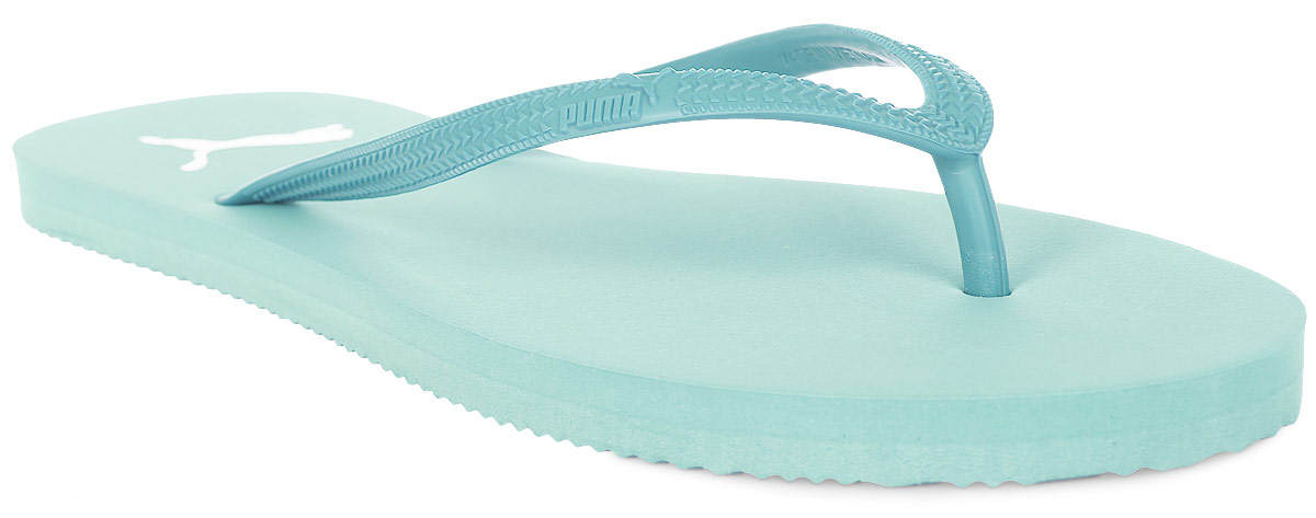 Сланцы женские Puma First Flip Wns, цвет: голубой. 36025507. Размер 4 (36)36025507 Сланцы женские Puma First Flip Wns, цвет: голубой. 36025507. Размер 4 (36)36025507Стильные женские сланцы First Flip от Puma очаруют вас с первого взгляда! Модель имеет мягкую и эластичную подошву из материала EVA, благодаря которой они стали просто невесомыми, и элегантные ремешки из прочной резины. Эргономичная перемычка между пальцами обеспечивает надежную фиксацию модели на ноге. Подошва дополнена рифлением, которое гарантирует идеальное сцепление с любыми поверхностями.Удобные сланцы прекрасно подойдут для похода в бассейн или на пляж.