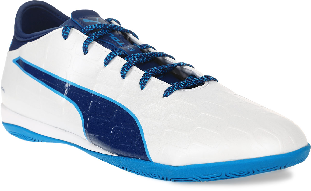 Кроссовки мужские для футзала Puma Evotouch 3 IT, цвет: белый. 10375202. Размер 10,5 (44)10375202 Кроссовки мужские для футзала Puma Evotouch 3 IT, цвет: белый. 10375202. Размер 10,5 (44)10375202Модель кроссовок Evotouch 3 IT сочетает комфорт и долговечность в носке благодаря использованию в качестве материала верха мягкой, но в то же время необыкновенно прочной и износостойкой искусственной кожи. Рельефная поверхность подошвы гарантируют отличное сцепление на любых поверхностях. Традиционная шнуровка вместе с мягким язычком обеспечивает надежную фиксацию ноги. В таких кроссовках вашим ногам будет комфортно и уютно.