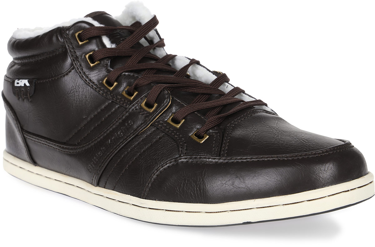 Кеды мужские British Knights Re-StyleMid, цвет: коричневый. B38-3632-02. Размер 44B38-3632-02 Кеды мужские British Knights Re-StyleMid, цвет: коричневый. B38-3632-02. Размер 44B38-3632-02Стильные мужские кеды British Knights, гарантируют удобство и комфорт вашим ногам. Модель на шнуровке с люверсами квадратной формы оформлена декоративными швами и отстрочкой. Внутренняя отделка из искусственного меха.Гибкая вулканизированная резиновая подошва с дополнительной прошивкой.Данная модель прекрасно сможет подчеркнуть ваш индивидуальный стиль.