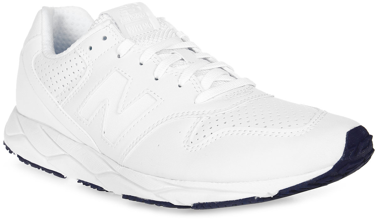 Кроссовки женские New Balance 96, цвет: белый. WRT96PTC/B. Размер 8,5 (40)WRT96PTC/B Кроссовки женские New Balance 96, цвет: белый. WRT96PTC/B. Размер 8,5 (40)WRT96PTC/BСтильные женские кроссовки от New Balance придутся вам по душе. Верх модели выполнен из натуральной кожи. По бокам обувь оформлена декоративными элементами в виде фирменного логотипа бренда, на язычке - фирменной нашивкой, задник логотипом бренда. Классическая шнуровка надежно зафиксирует изделие на ноге. Подошва оснащена рифлением для лучшей сцепки с поверхностями. Удобные кроссовки займут достойное место среди коллекции вашей обуви.