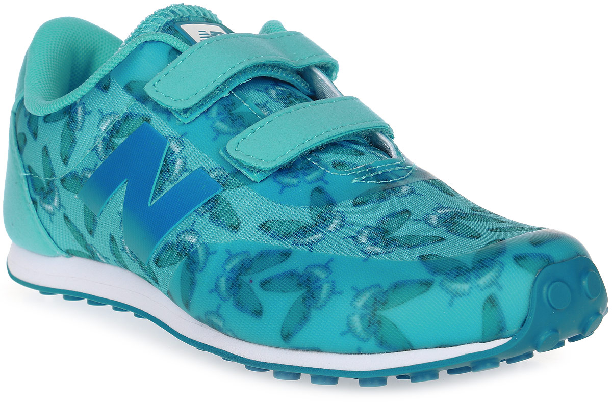 Кроссовки для девочки New Balance, цвет: бирюзовый. KA410BHY/M. Размер 11 (28,5)KA410BHY/M Кроссовки для девочки New Balance, цвет: бирюзовый. KA410BHY/M. Размер 11 (28,5)KA410BHY/MМодные кроссовки от New Balance очаруют вашего ребенка с первого взгляда! Модель изготовлена из высококачественного материала и оформлена принтом в виде бабочек. Модель дополнена на язычке логотипом бренда. Ремешки на застежке - липучке надежно фиксируют обувь на ноге. Подкладка и стелька из текстиля, обеспечат комфорт и уют детским ножкам. Подошва с рифлением гарантирует отличное сцепление с любыми поверхностями. Стильные кроссовки займут достойное место в гардеробе вашего ребенка.