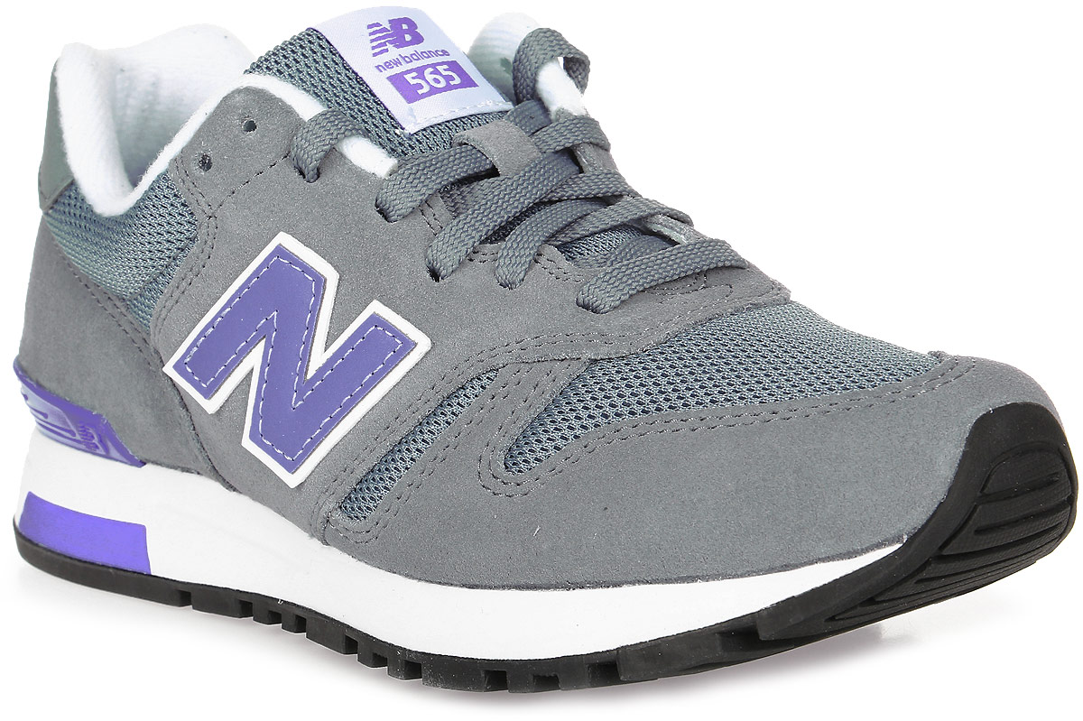 Кроссовки женские New Balance , цвет: серый, сиреневый. WLGLW/B. Размер 7,5 (38)WLGLW/B Кроссовки женские New Balance , цвет: серый, сиреневый. WLGLW/B. Размер 7,5 (38)WLGLW/BСтильные женские кроссовки от New Balance придутся вам по душе. Верх модели выполнен из высококачественныхматериалов. По бокам обувь оформлена декоративными элементами в виде фирменного логотипа бренда, на язычке - фирменной нашивкой, задник логотипом бренда. Классическая шнуровка надежно зафиксирует изделие на ноге. Мягкая верхняя часть и стелька, изготовленные из текстиля, гарантируют уют и предотвращают натирание. Подошва оснащена рифлением для лучшей сцепки с поверхностями. Удобные кроссовки займут достойное место среди коллекции вашей обуви.