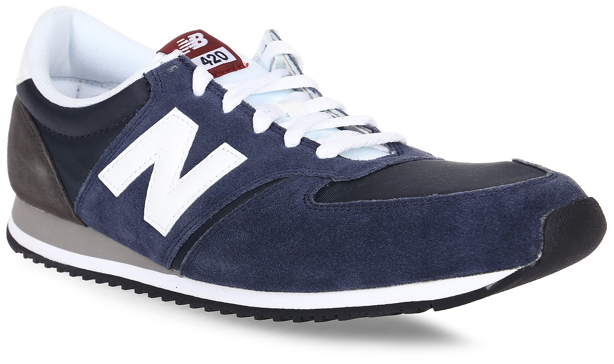 Кроссовки мужские New Balance 420, цвет: синий, белый, черный. U420CNW/D. Размер 8,5 (42)U420CNW/D Кроссовки мужские New Balance 420, цвет: синий, белый, черный. U420CNW/D. Размер 8,5 (42)U420CNW/DСтильные мужские кроссовки от New Balance придутся вам по душе. Верх модели выполнен из высококачественныхматериалов. По бокам обувь оформлена декоративными элементами в виде фирменного логотипа бренда, на язычке - фирменной нашивкой, задник логотипом бренда. Классическая шнуровка надежно зафиксирует изделие на ноге. Подкладка и стелька, изготовленные из текстиля, гарантируют уют и предотвращают натирание. Подошва оснащена рифлением для лучшей сцепки с поверхностями. Удобные кроссовки займут достойное место среди коллекции вашей обуви.