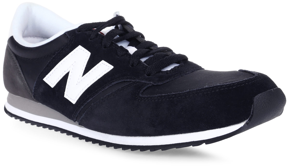 Кроссовки мужские New Balance 420, цвет: черный. U420CBW/D. Размер 7 (40)U420CBW/D Кроссовки мужские New Balance 420, цвет: черный. U420CBW/D. Размер 7 (40)U420CBW/DСтильные кроссовки New Balance 420 - идеальная модель для активных людей. Верх модели выполнен из замши со вставками из нейлона и полиуретана. Сбоку модель оформлена нашивкой из искусственной кожи в виде фирменного логотипа бренда. Удобная шнуровка надежно фиксирует модель на стопе. Подкладка выполнена из мягкого текстиля. Стелька из пластика EVA обеспечивает комфорт и амортизацию. Плоская подошва с рельефным протектором обеспечивает идеальное сцепление с различными поверхностями. Задник дополнен вставкой из искусственной кожи с надписью New Balance.В таких кроссовках вашим ногам будет комфортно и уютно.