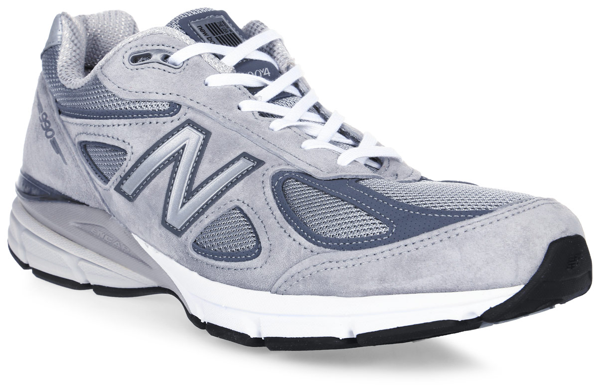 Кроссовки мужские New Balance 990, цвет: серый. M990GL4/D. Размер 8 (41,5)M990GL4/D Кроссовки мужские New Balance 990, цвет: серый. M990GL4/D. Размер 8 (41,5)M990GL4/DСтильные мужские кроссовки от New Balance придутся вам по душе. Верх модели выполнен из высококачественныхматериалов. По бокам обувь оформлена, декоративными элементами в виде фирменного логотипа бренда, на язычке - фирменной нашивкой, задник логотипом бренда. Классическая шнуровка надежно зафиксирует изделие на ноге. Мягкая верхняя часть и стелька, изготовленные из текстиля, гарантируют уют и предотвращают натирание. Подошва оснащена рифлением для лучшей сцепки с поверхностями. Удобные кроссовки займут достойное место среди коллекции вашей обуви.