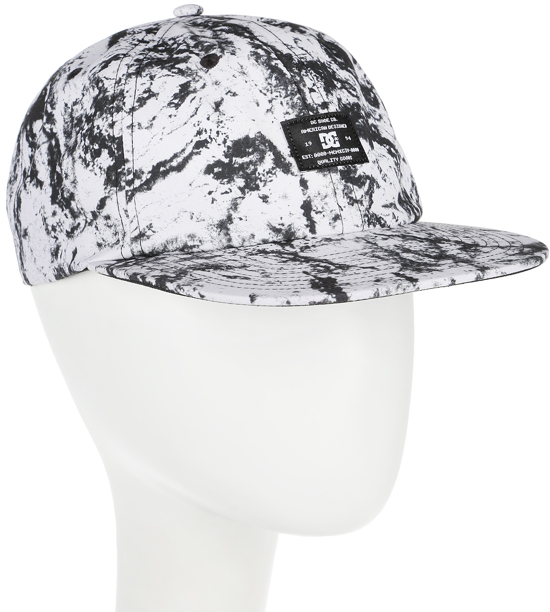 Бейсболка мужская DC Shoes Filth, цвет: белый. ADYHA03419-WCQ1. Размер универсальныйADYHA03419-WCQ1 Бейсболка мужская DC Shoes Filth, цвет: белый. ADYHA03419-WCQ1. Размер универсальныйADYHA03419-WCQ1Мягкая мужская бейсболка Filth из синтетической саржи - это универсальный аксессуар весной, летом и осенью. Белая и черная версии сезонного принта Storm Print, сотканного из грозовых туч и вспышек молний, не оставят никого равнодушным. Модель имеет мягкую конструкцию. Обхват регулируется с помощью пластикового ремешка сзади, поэтому бейсболка сидит плотно и уютно. Модель спереди дополнена нашивкой с логотипом бренда.